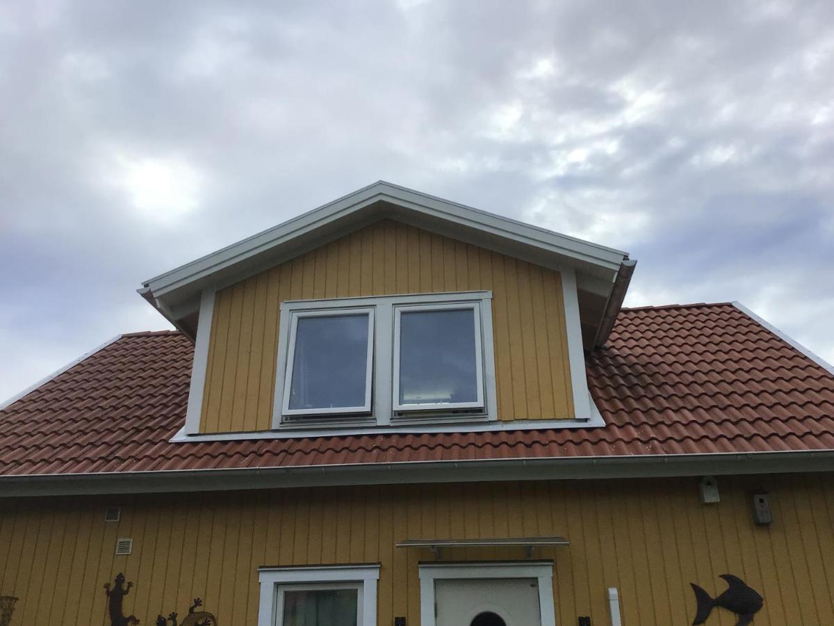 Gaest Laegenheten Med Egen Terrass 法尔肯贝里 外观 照片